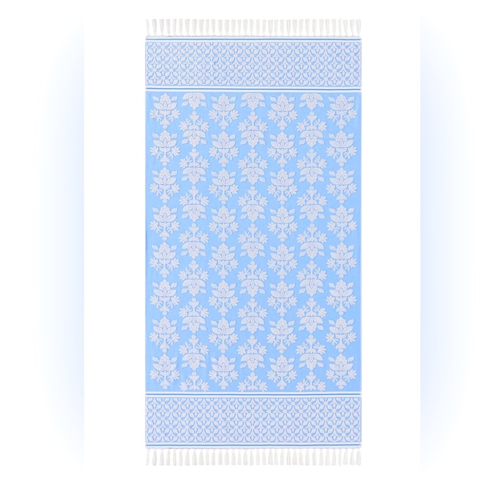 Sofía Vergara beach towels. Sold out everywhere. Never used washed once.